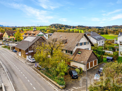 Charmant immeuble avec grange, garde-meuble et local commercial image 3