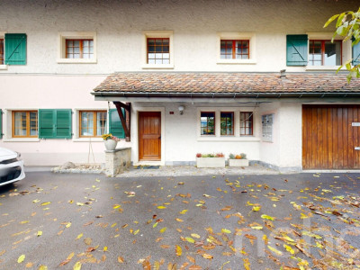 Charmant immeuble avec grange, garde-meuble et local commercial image 1