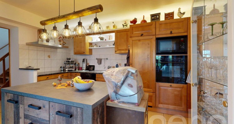 Charmant immeuble avec grange, garde-meuble et local commercial image 10