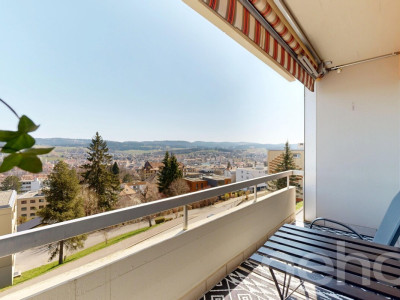 Appartement 4.5p traversant avec vue dégagée à La Chaux-de-Fonds image 2