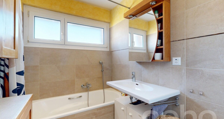 Appartement 4.5p traversant avec vue dégagée à La Chaux-de-Fonds image 7