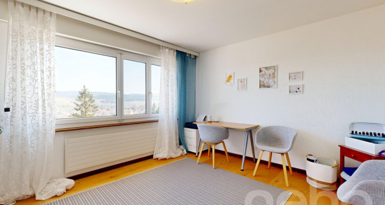 Appartement 4.5p traversant avec vue dégagée à La Chaux-de-Fonds image 8