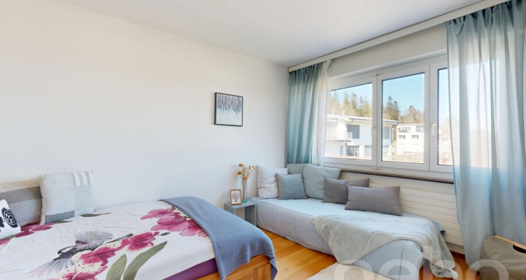 Appartement 4.5p traversant avec vue dégagée à La Chaux-de-Fonds image 10