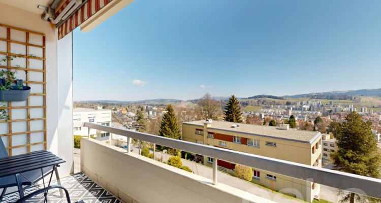 Appartement 4.5p traversant avec vue dégagée à La Chaux-de-Fonds image 11