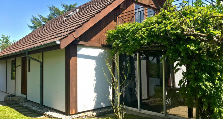 Jolie villa individuelle de 6,5 pièces idéalement située à Le Vaud image 3