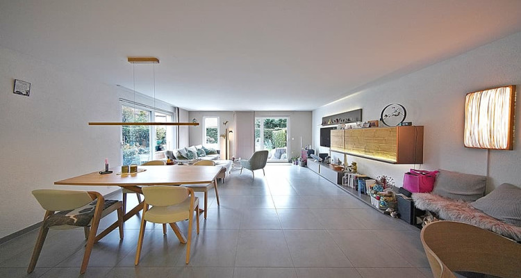 Belle et spacieuse villa au calme et proche de Nyon image 1