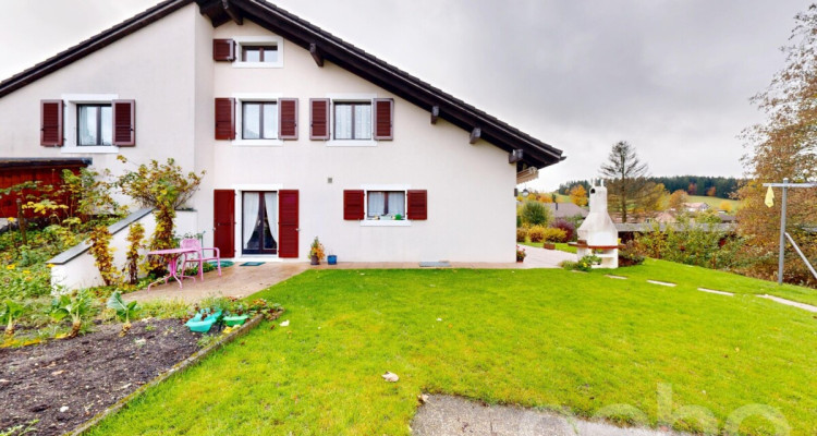 Maison spacieuse et accueillante dans un quartier calme et recherché image 12