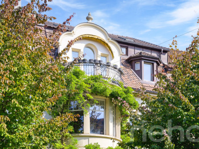 Stilvolle Stadthausvilla mit Charakter im beliebten Bachlettenquartier image 1