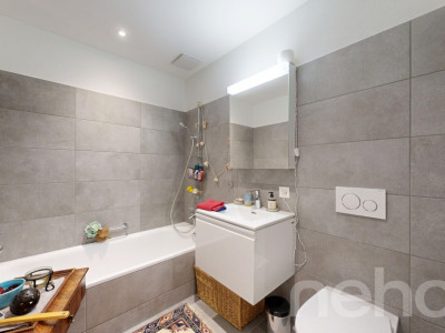 Lichtdurchflutete 2.5-Zimmer-Wohnung mit Blick Richtung Töss image 8