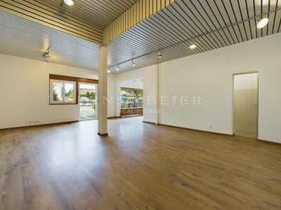 Arcade commerciale avec vitrines image 3