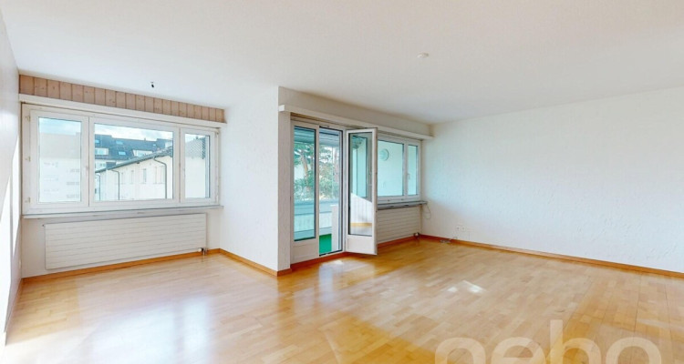 Helle 3.5-Zimmer-Wohnung in Schwerzenbach ZH mit Komfort und Charme image 1