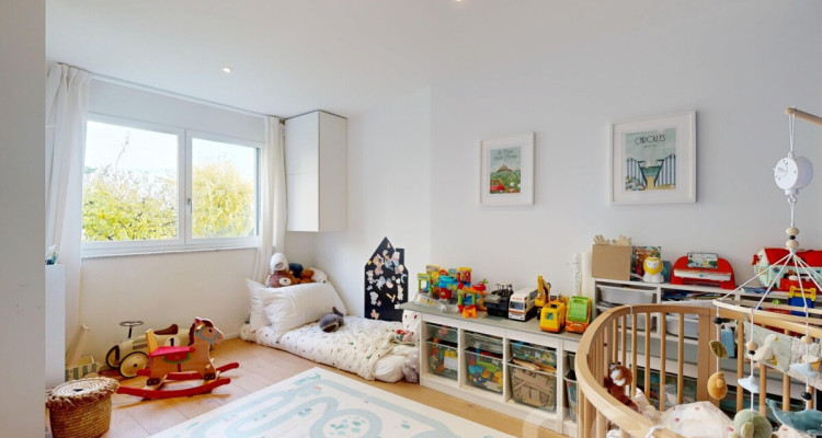 Splendide appartement moderne de 4.5p avec terrasse, vue et garage! image 12