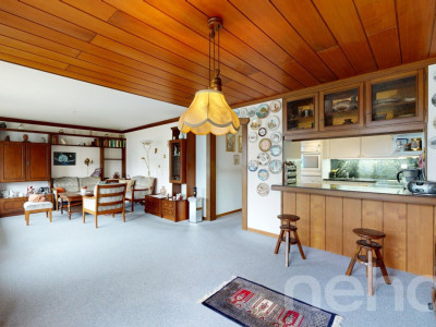 Sonnige 3.5-Zimmer-Wohnung mit Balkon und zwei Parkplätzen image 5