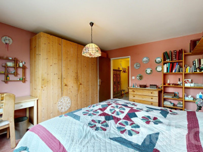 Sonnige 3.5-Zimmer-Wohnung mit Balkon und zwei Parkplätzen image 11