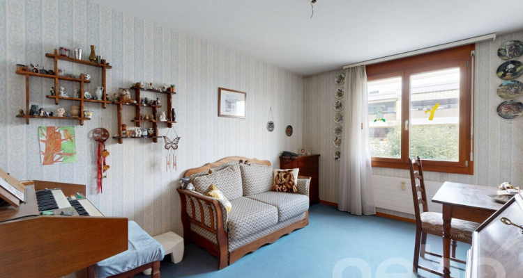 Sonnige 3.5-Zimmer-Wohnung mit Balkon und zwei Parkplätzen image 8