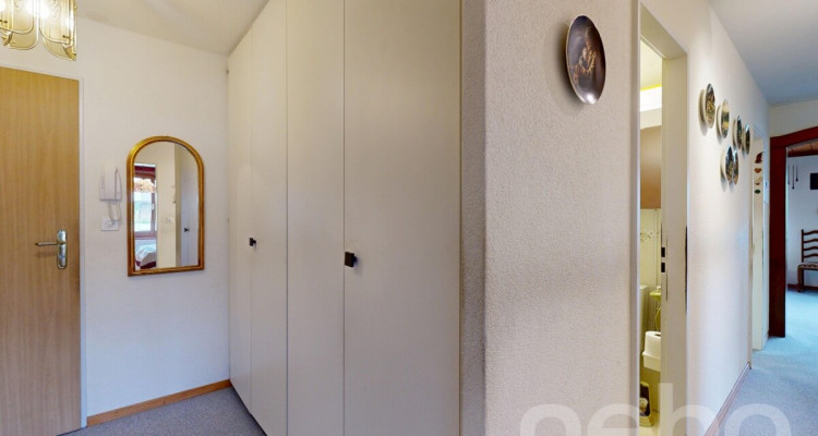 Sonnige 3.5-Zimmer-Wohnung mit Balkon und zwei Parkplätzen image 12