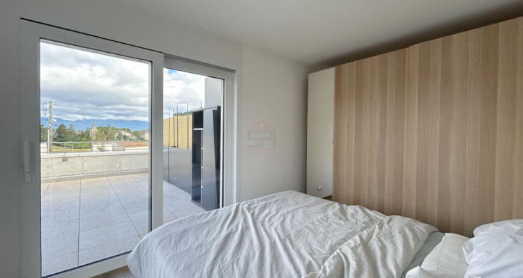 Magnifique Attique MINERGIE avec grande terrasse image 4