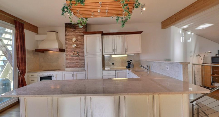 DUPLEX UNIQUE EN CENTRE AVEC VUE PANORAMIQUE image 11