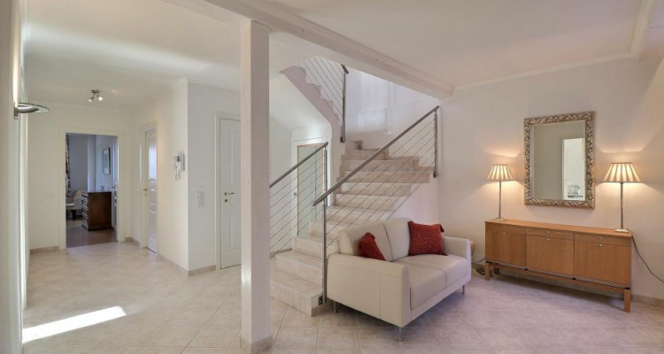 DUPLEX UNIQUE EN CENTRE AVEC VUE PANORAMIQUE image 12