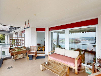 Charmevolle 3.5-Zimmer-Wohnung mit atemberaubendem See- und Bergblick image 12