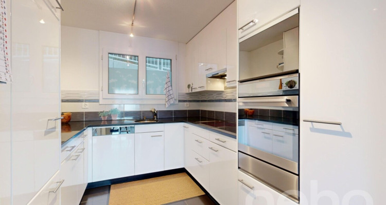 Charmevolle 3.5-Zimmer-Wohnung mit atemberaubendem See- und Bergblick image 8