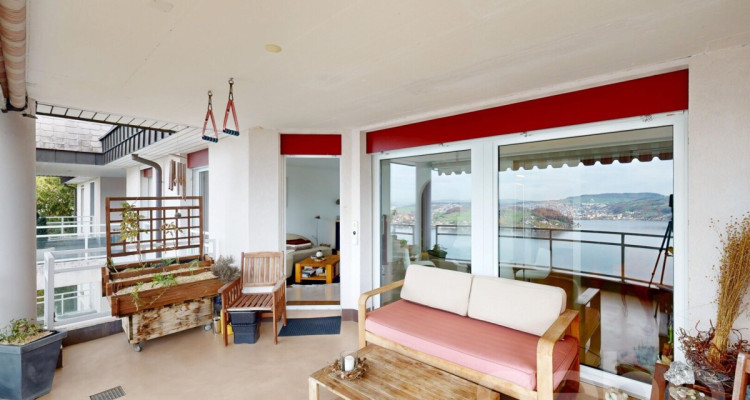 Charmevolle 3.5-Zimmer-Wohnung mit atemberaubendem See- und Bergblick image 12