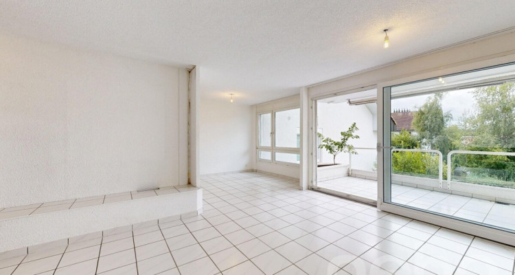 Lichtdurchflutete 4.5-Zimmer-Wohnung in Oberglatt image 1