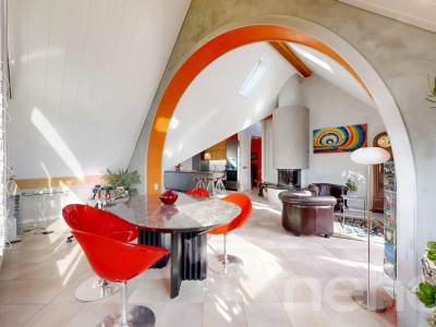 Bel attique rénové avec terrasse et belle hauteur sous plafond image 3