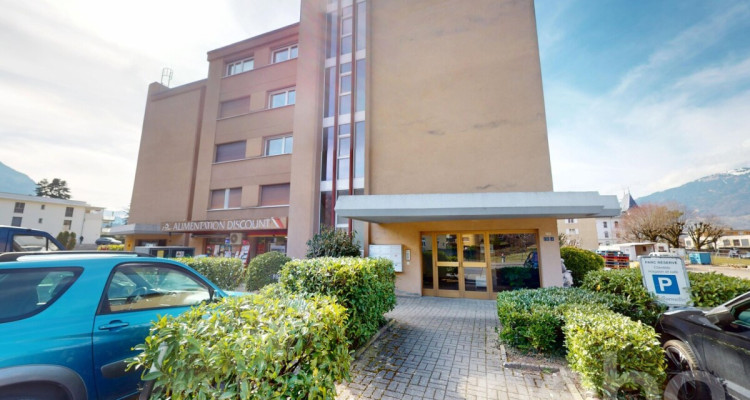 Exclusif: 2.5 pièces proche dun commerce et café de quartier image 3