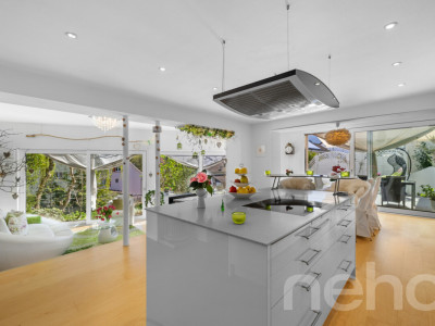 Stilvoll renoviertes Zweifamilienhaus an zentrumsnaher Lage image 4