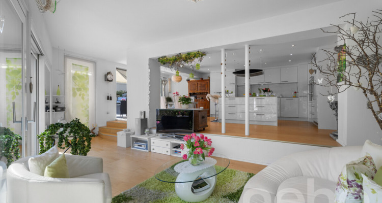 Stilvoll renoviertes Zweifamilienhaus an zentrumsnaher Lage image 7