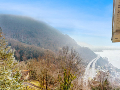 Dernier étage à Territet, avec cachet et vue sur le lac et les Alpes image 2