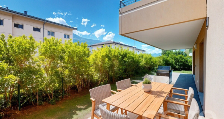 Bel appartement lumineux de 4.5 pièces avec terrasse et jardin image 1