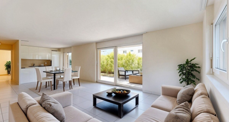 Bel appartement lumineux de 4.5 pièces avec terrasse et jardin image 2