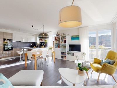 Très bel appartement lumineux et traversant avec grand balcon ! image 1