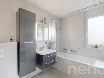 Très bel appartement lumineux et traversant avec grand balcon ! image 7