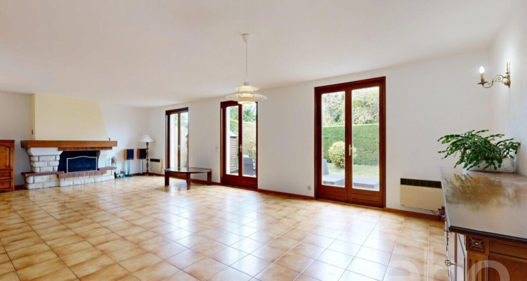 Belle maison jumelée avec grand jardin image 5