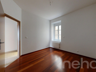 Magnifique 5.5p aux grands volumes à 2 pas du lac et du centre ville! image 10