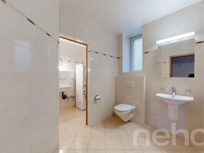 Magnifique 5.5p aux grands volumes à 2 pas du lac et du centre ville! image 11