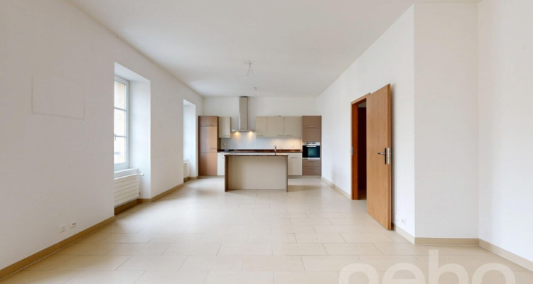 Magnifique 5.5p aux grands volumes à 2 pas du lac et du centre ville! image 3