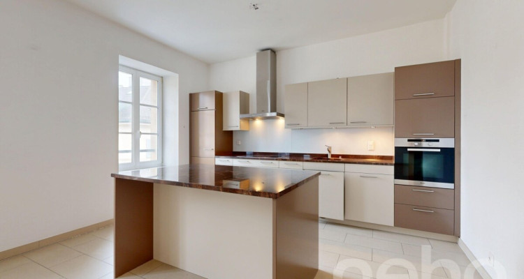 Magnifique 5.5p aux grands volumes à 2 pas du lac et du centre ville! image 4