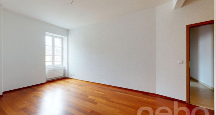 Magnifique 5.5p aux grands volumes à 2 pas du lac et du centre ville! image 7