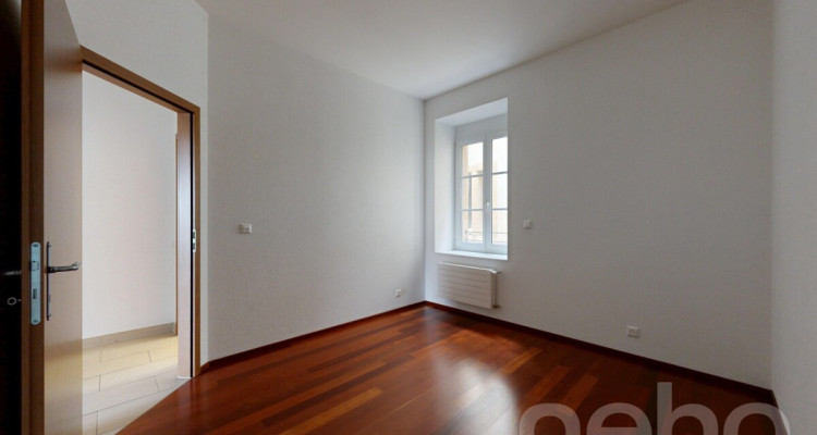 Magnifique 5.5p aux grands volumes à 2 pas du lac et du centre ville! image 10