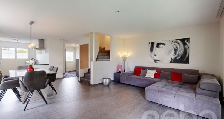 Modernes Doppeleinfamilienhaus an ruhiger Lage image 3