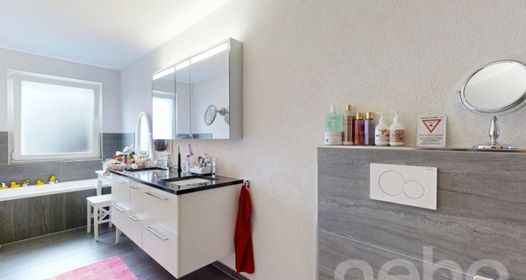 Modernes Doppeleinfamilienhaus an ruhiger Lage image 10