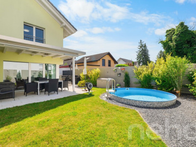 Traumhaftes Familienhaus mit Garten, Pool und zentraler Lage image 1