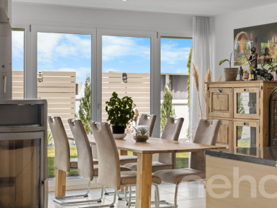 Traumhaftes Familienhaus mit Garten, Pool und zentraler Lage image 2