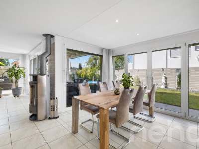 Traumhaftes Familienhaus mit Garten, Pool und zentraler Lage image 4