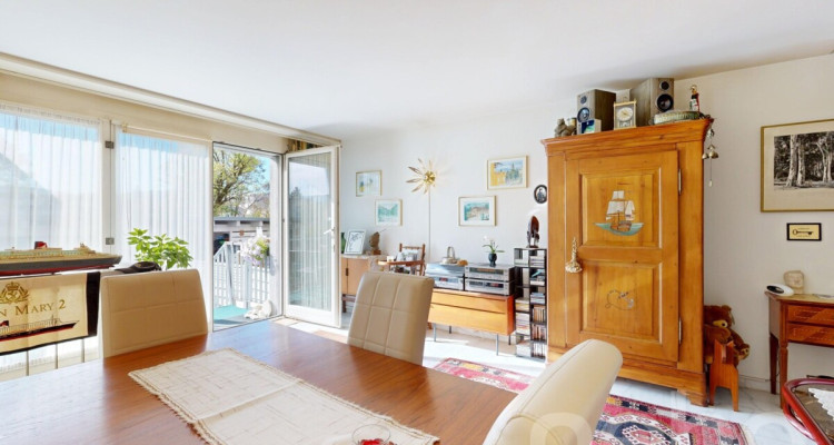 Grosszügiges Reihenmittelhaus mit Galerie und edlen Materialien image 4