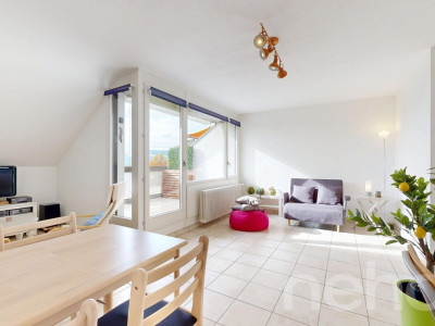 Attique 2.5 pièces à Perly : calme, verdure et luminosité image 3